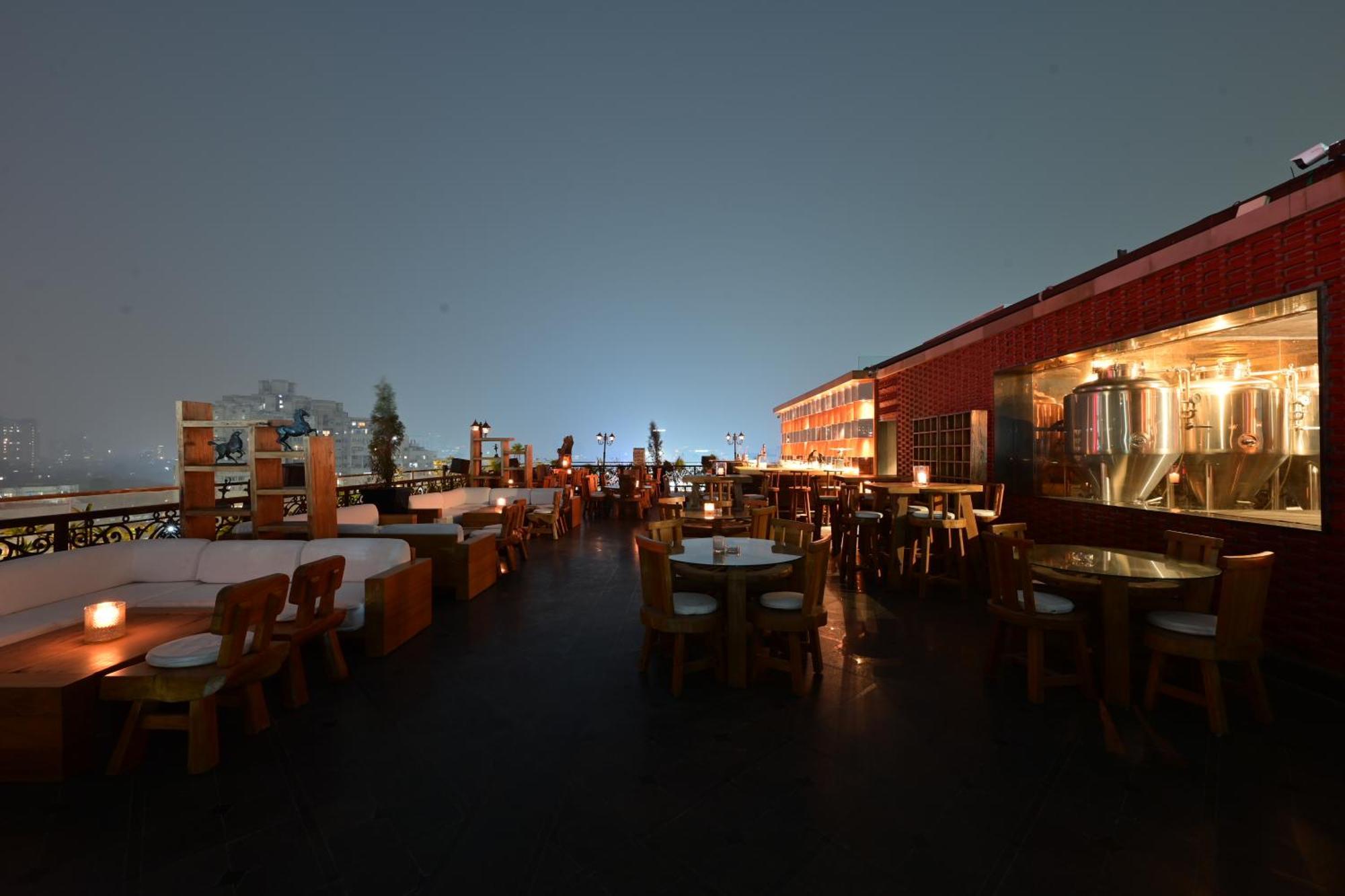 Clarens Hotel Gurgaon Extérieur photo