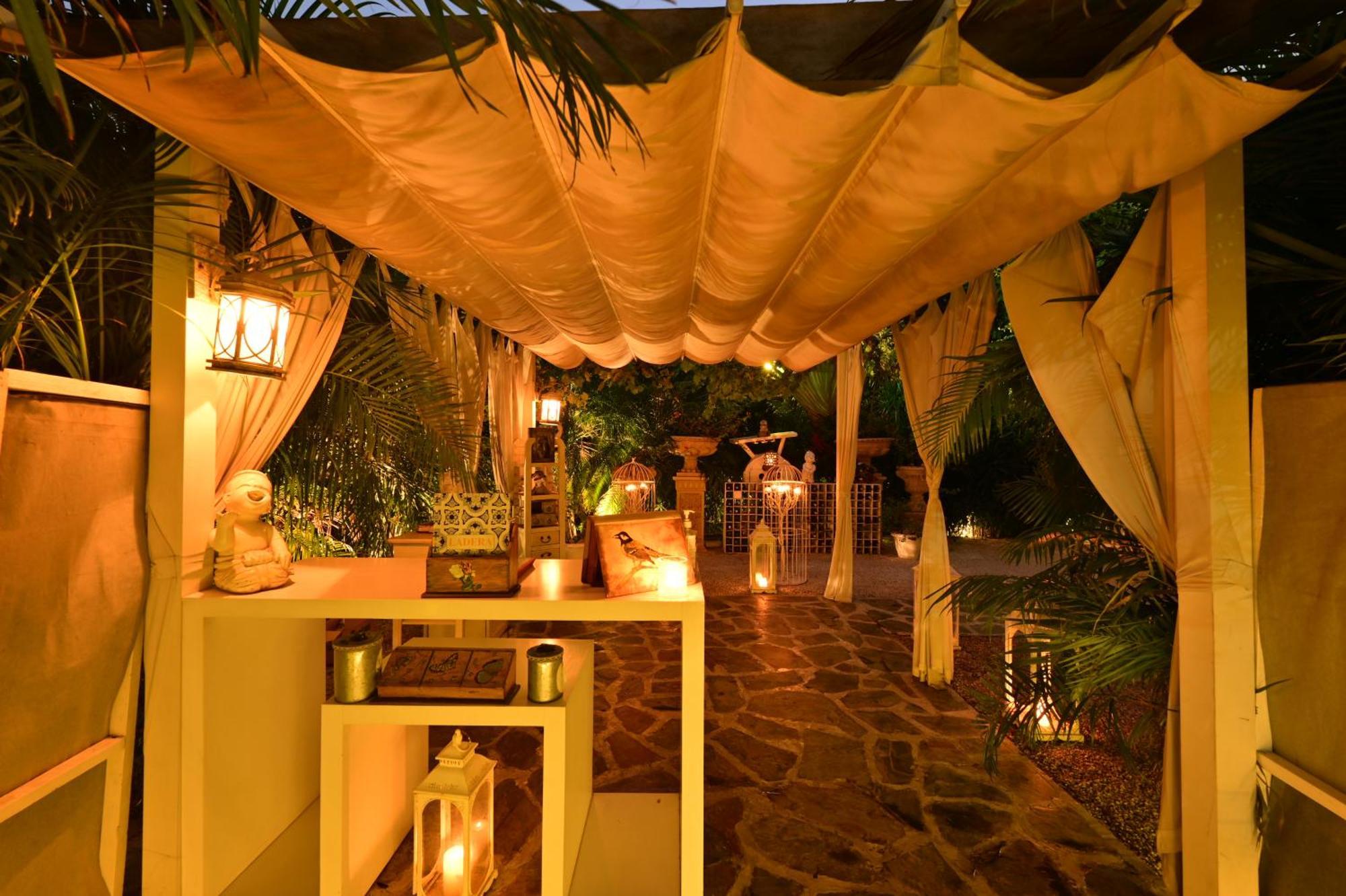 Clarens Hotel Gurgaon Extérieur photo