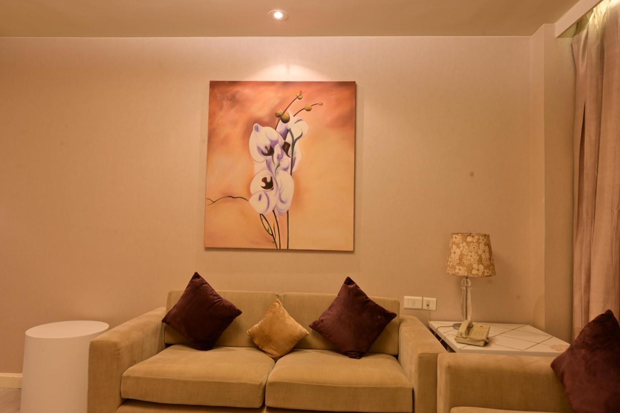 Clarens Hotel Gurgaon Extérieur photo