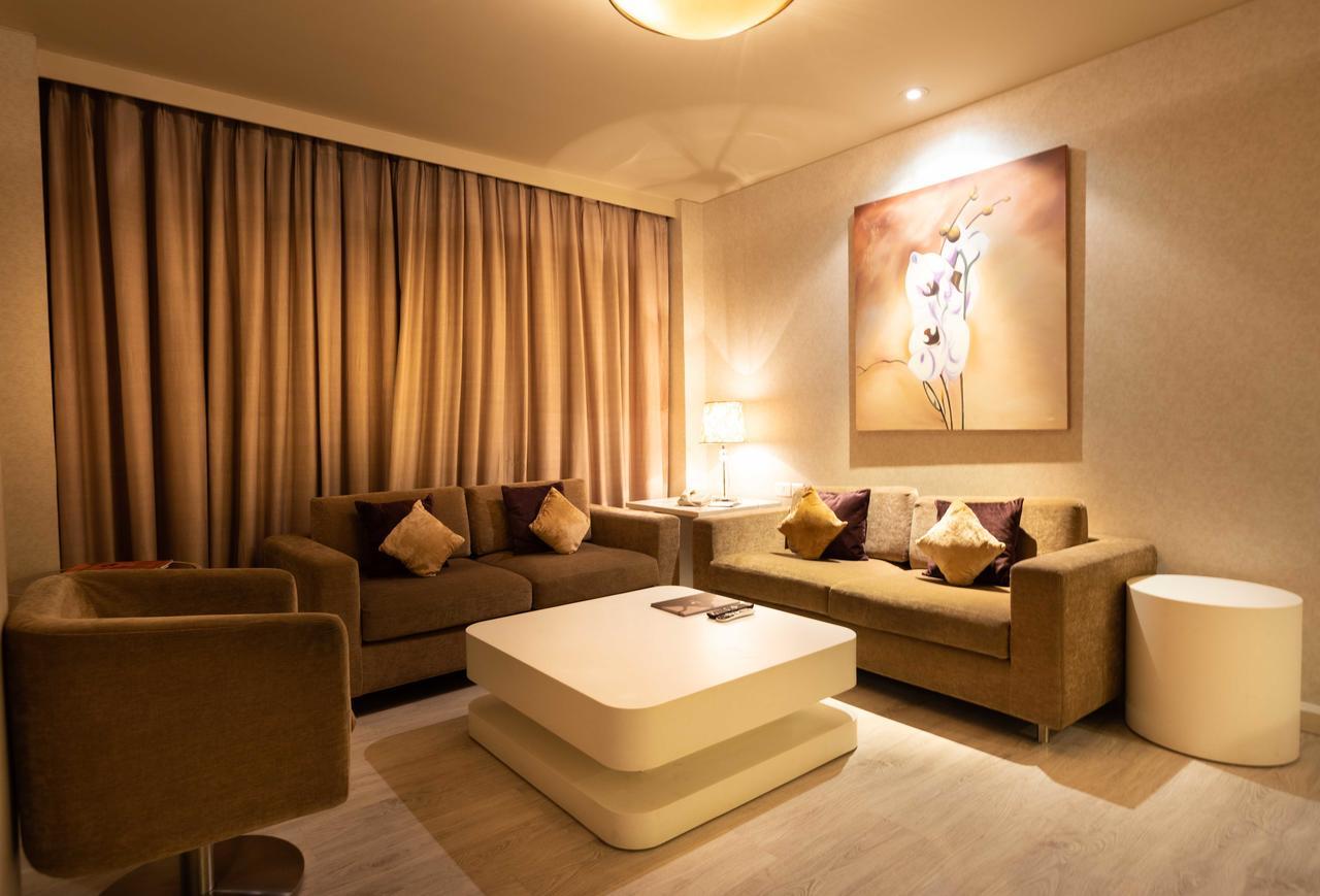 Clarens Hotel Gurgaon Extérieur photo