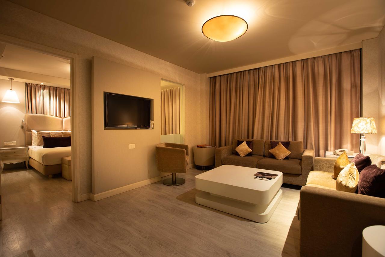 Clarens Hotel Gurgaon Extérieur photo