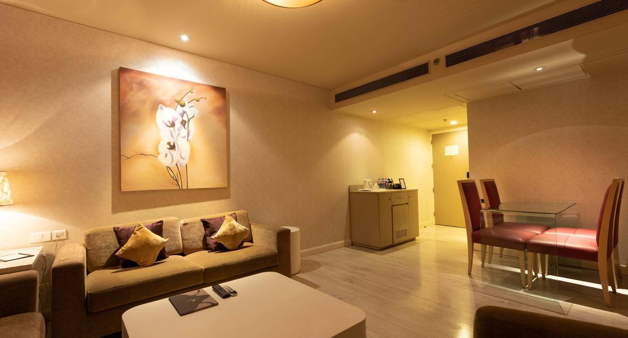 Clarens Hotel Gurgaon Extérieur photo