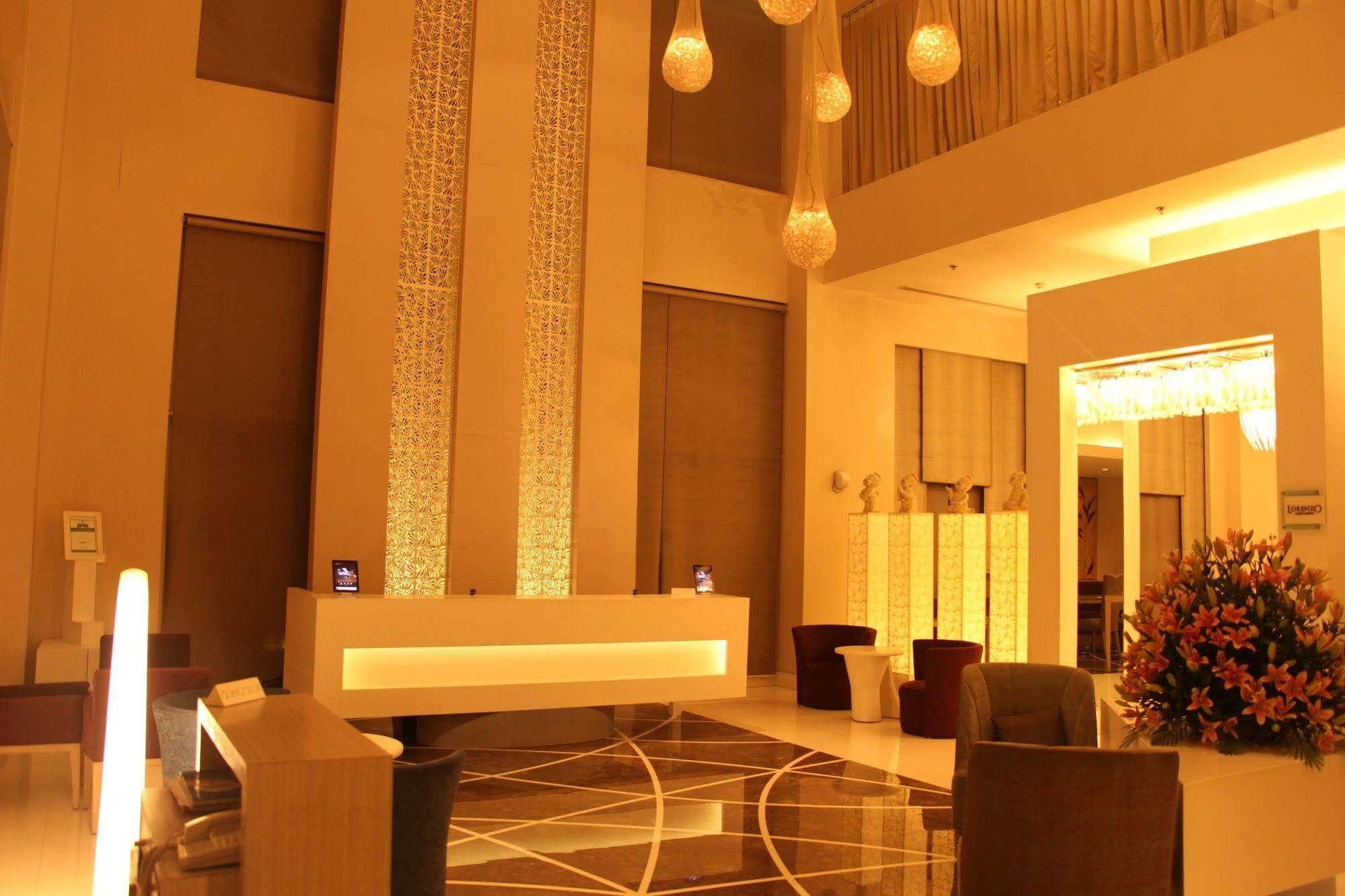Clarens Hotel Gurgaon Extérieur photo