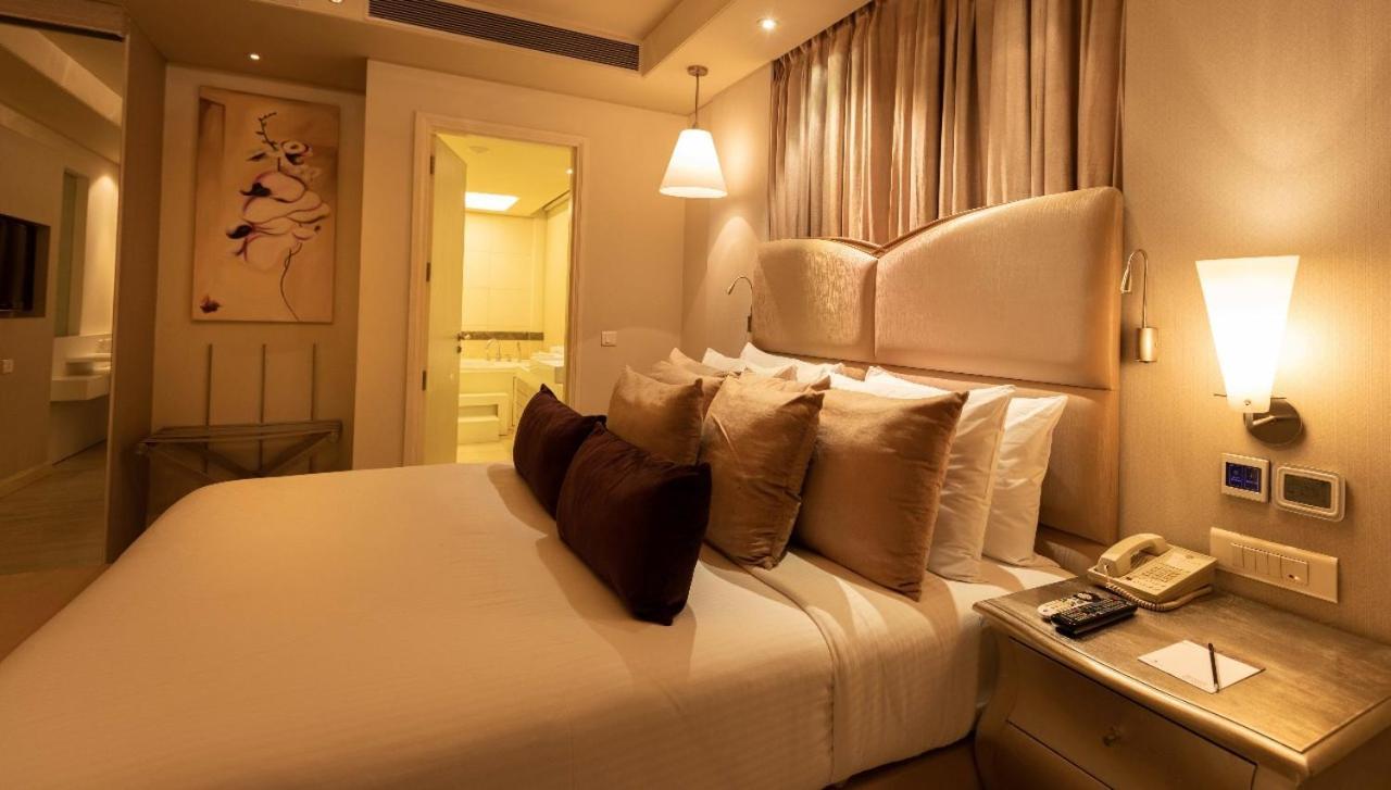 Clarens Hotel Gurgaon Extérieur photo